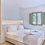 Nyaraló Este Naousa Náusza