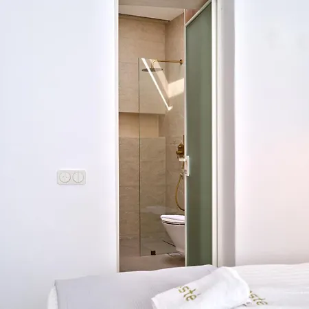 Este Naousa Naousa (Paros)