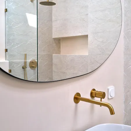 Este Naousa * Naousa (Paros)