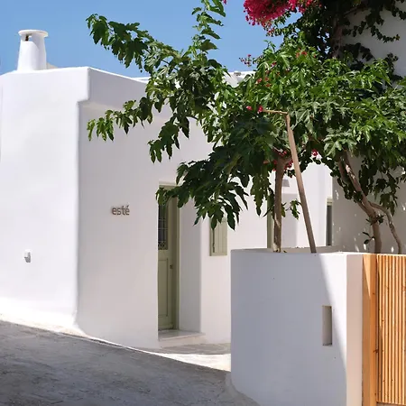 Este Naousa * Naousa (Paros)
