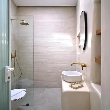 Este Naousa Naousa (Paros)