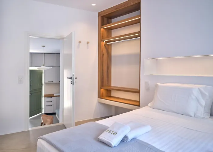 Este Naousa Науса