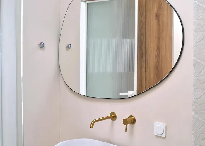 Este Naousa * Науса